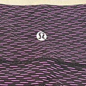 LULULEMON ATHLETICA GEAR UP SCORE JACQUARD PURPLE BLACK MESH CROP LEGGING SIZE 4